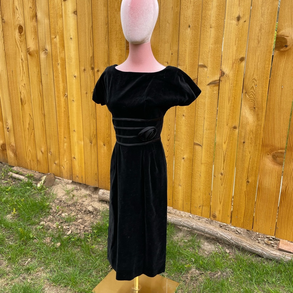 Vintage Kerrybrooke Black Velvet Dress with Rosette Detail 50s 60s